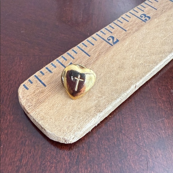 Jewelry - Vintage Heart Cross Pin